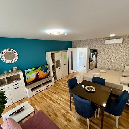 Lux Apartment 10 Center, Free Parking Ni Dış mekan fotoğraf