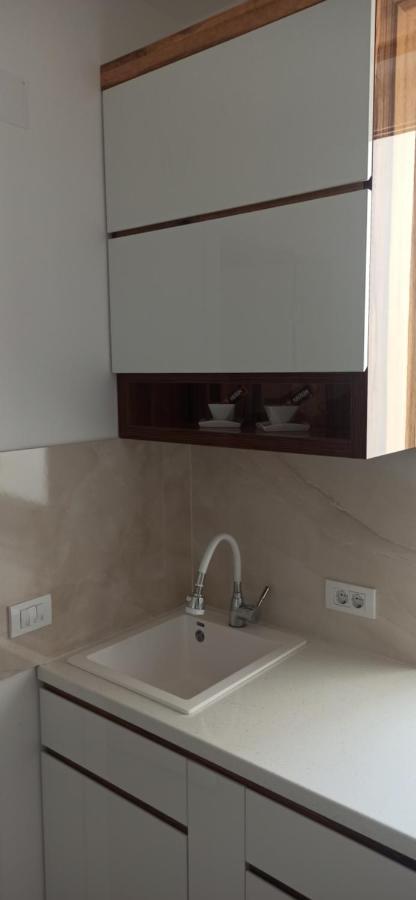 Lux Apartment 10 Center, Free Parking Ni Dış mekan fotoğraf